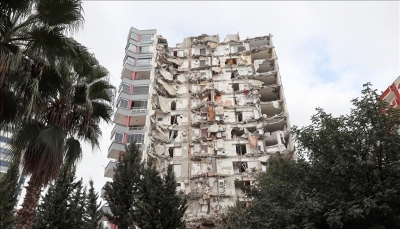 انقرة ترفع حالة الإنذار إلى المستوى الرابع.. ارتفاع عدد ضحايا الزلزال في تركيا وسوريا إلى أكثر من 1500 قتيل