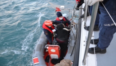 انقاذ يمني من الغرق قبالة السواحل اليونانية أثناء محاولته الهجرة عبر البحر