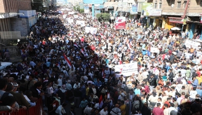 تعز.. الآلاف يُحيّون الذكرى الثانية عشر لثورة فبراير بحفل جماهيري حاشد