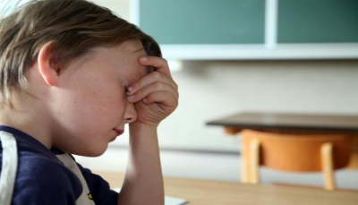 8 علامات يجب التنبه لها.. كيف تعرف ان طفلك يعاني من القلق؟