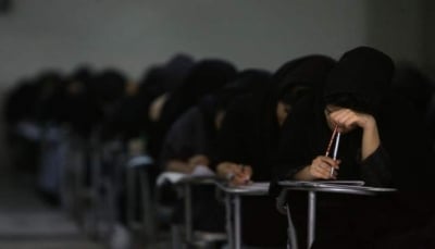 "في محاولة لإغلاق مدارس البنات".. السلطات الإيرانية تقول إن أشخاصا قاموا بتسميم مئات التلميذات