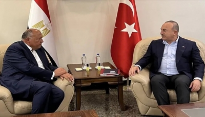 لأول مرة منذ 10 سنوات.. وزير الخارجية المصري يصل تركيا ويؤكد أهمية عودة علاقات البلدين لمستواها السابق