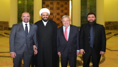 ظهر بجانب قائد ميلشيات مدرج بالعقوبات.. صورة للأمين العام للأمم المتحدة في العراق تثير جدل