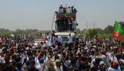 باكستان.. السياسي عمران خان يقرِّر الامتثال للقضاء بعد إلغاء قرار اعتقاله لينزع فتيل مواجهة