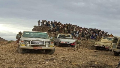 البيضاء.. مسلحو القبائل يحتشدون إلى "حمة صرار" عقب مقتل مواطن برصاص مليشيا الحوثي