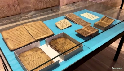 عرض مخطوطات قرآنية نادرة تعود للقرن الأول هجري في العراق 