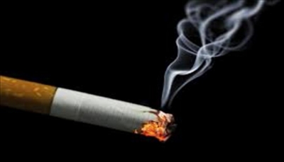 كسر الصيام بسيجارة.. عادة سيئة قد تهدد حياتك 