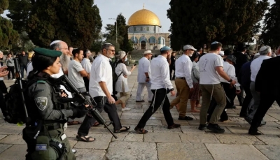 المستوطنون ينفذون اقتحاما جديدا للمسجد الأقصى بحماية قوات الاحتلال