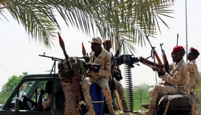 وزارة الدفاع السودانية تدعو متقاعدي الجيش لحمل السلاح وتتهم "الدعم السريع" بمهاجمة المقار العسكرية