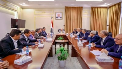 رئاسة البرلمان تشدد على ضرورة الالتزام بالدستور والحفاظ على أمن وسيادة ووحدة اليمن