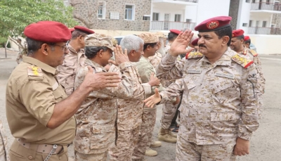 وزير الدفاع اليمني: القوات المسلحة ماضية في تحرير كافة تراب الوطن