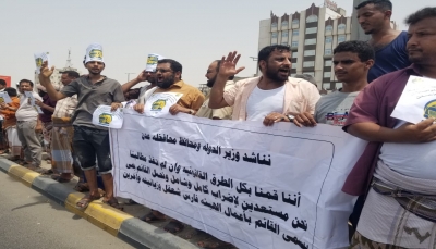 نقابة النقل الثقيل تهدد بالإضراب ووقف نشاط نقل البضائع من ميناء عدن