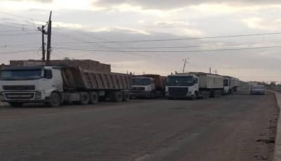 صنعاء.. إضراب لشاحنات نقل النيس والكري احتجاجا على جبايات مليشيات الحوثي
