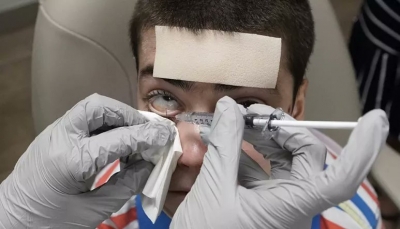 طبيب ينجح بإعادة البصر لطفل في أول علاج جيني موضعي بالعالم