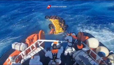 فقدان 30 شخصا في البحر إثر انقلاب قاربى مهاجرين قبالة السواحل الإيطالية