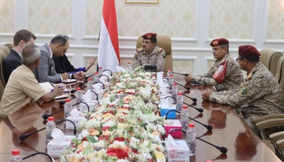 وزير الدفاع: مليشيات الحوثي مستمرة في عملياتها العدائية وترفض جهود السلام