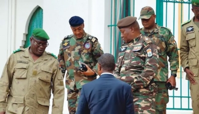 عقبات متعددة وتوقعات بمآلات مخيفة.. 4 "سيناريوهات" للتدخل العسكري بالنيجر