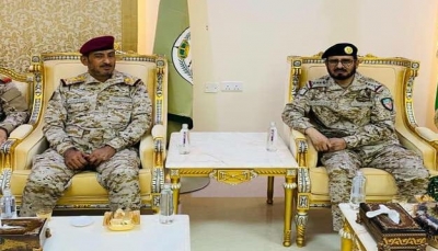 رئيس هيئة الأركان يناقش قائد القوات المشتركة للتحالف التطورات العسكرية في اليمن
