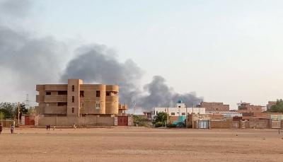 الجيش السوداني يقصف الدعم السريع بمطار الخرطوم ويصد هجوما على حقل نفطي