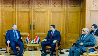 بعد لقاء وزيري التجارة في البلدين.. وزير الخارجية اليمني يبحث مع نظيره السوري تعزيز العلاقات