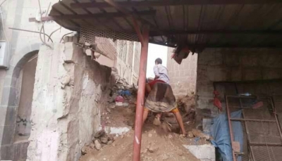 إب.. نافذ حوثي يعتدي على مسجد بالمخادر لغرض ضمه لباحة منزله