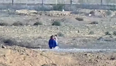 شاهد.. كتائب "القسام" تطلق سراح امرأة إسرائيلية وطفليها