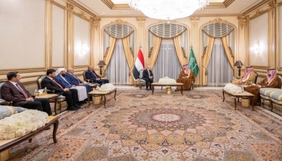 الرئيس العليمي يلتقي وزير الدفاع السعودي لبحث مسار السلام في اليمن
