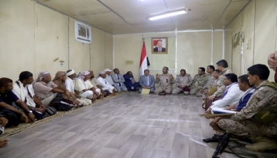 رئيس الأركان يلتقي السلطة المحلية بحجة ويشدد على توحيد الجهود في مواجهة الحوثي
