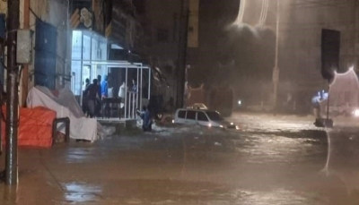 المهرة.. لجنة الطوارئ تعلن نزوح 1352 أسرة من منازلها نتيجة إعصار "تيج" المداري