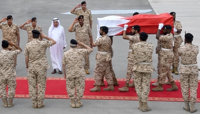 البحرين تعلن وفاة ضابط متأثراً بإصابته في الهجوم الحوثي على موقع جنوبي السعودية