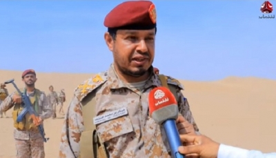 قائد عسكري: مليشيا الحوثي تُحشّد قواتها إلى الجبهات مستغلة الأوضاع في غزة