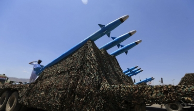 الجيش الأمريكي يعلن استهداف صاروخ حوثي مُضاد للسفن كان جاهزاً للإطلاق