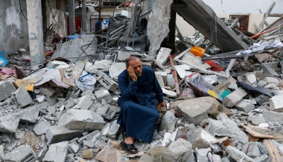"عن حياة تحت القنابل".. لاكروا: محادثة من غزة عبر واتساب تشكل وثيقة فريدة من نوعها