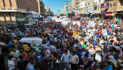 اليمن.. الآلاف في تعز يُحيُّون الذكرى الثالثة عشر لثورة 11 فبراير