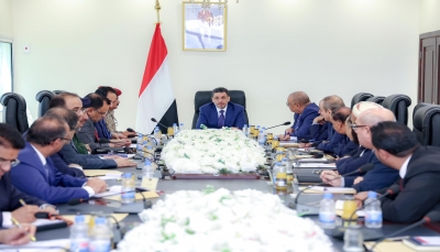 "العمل من الداخل".. هدف مجلس القيادة الرئاسي هل يحققه بن مبارك؟ 