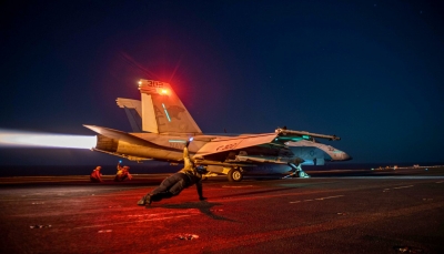 الجيش الأمريكي: تدمير أنظمة للدفاع الجوي والطائرات المسيرة للحوثيين باليمن
