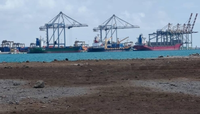 موانئ "عدن" تستقبل سفينة حاويات إيذانًا بتدشين خط ملاحي مباشر مع الصين