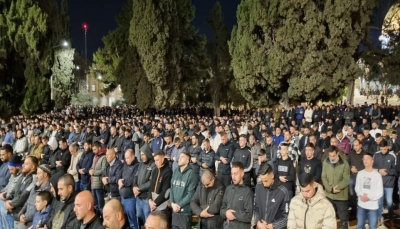 رغم قيود الاحتلال والاعتقالات.. 35 ألف مصلٍّ أدوا صلاة التراويح في "المسجد الأقصى"