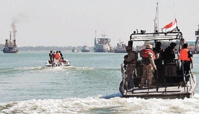 خفر السواحل تنقذ ثلاثة صيادين بعد أيام من تعطل قاربهم بخليج عدن