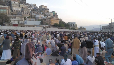 مليشيا الحوثي تمنع إقامة صلاة العيد في عدد من مساجد إب وتفرض صلاة طائفية