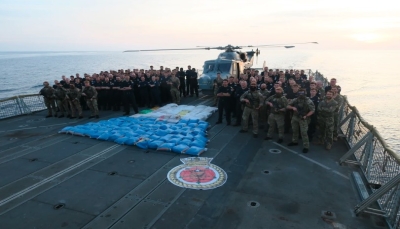القوات البحرية المشتركة تعلن اعتراض شحنتي مخدرات خلال يوم واحد في بحر العرب