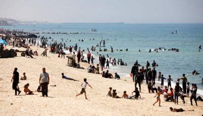 إعلام إسرائيلي: السنوار قد يخرج للاستمتاع بأشعة الشمس وشواطئنا خاوية