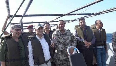 لأول مرة.. وزير يمني يتفقد موقع غرق سفينة "روبيمار" في البحر الأحمر