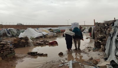 مفوضية اللاجئين: وفاة شخصين وتضرر أكثر من 1300 مأوى للنازحين بصعدة جراء الأمطار الغزيرة