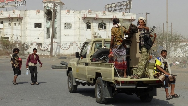 ميلشيات الحوثي تحشد مقاتليها في مدينة الحديدة والجيش يصد ثلاث هجمات على مواقعة