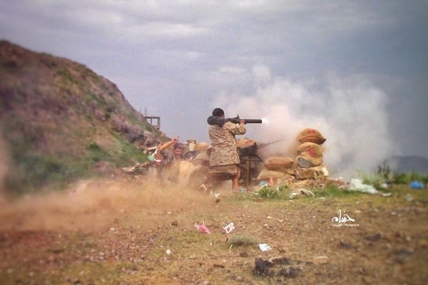 تعز: الجيش يقصف مركز قيادة ميليشيا الحوثي في "مقبنة"