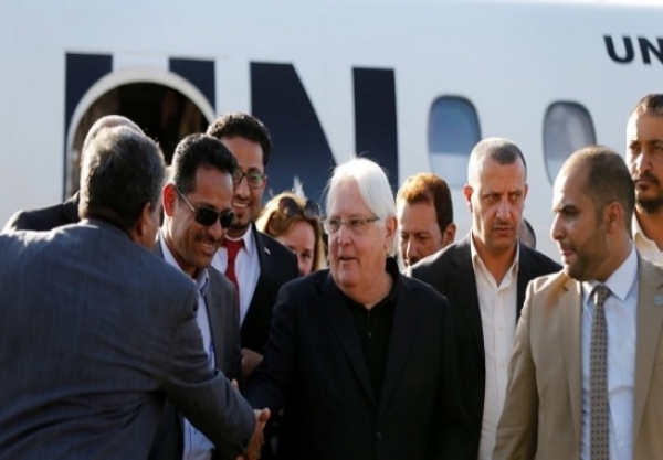 "غريفيث" يغادر صنعاء بعد جولة التقى زعيم الحوثيين أثمرت بالإفراج عن أسير سعودي