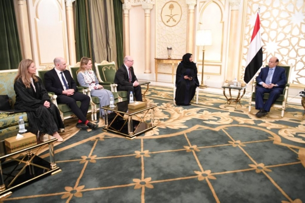 الرئيس هادي يلتقي وزير بريطاني والأخير يؤكد "جميع المواقف إيجابية بشأن الاتفاقات"