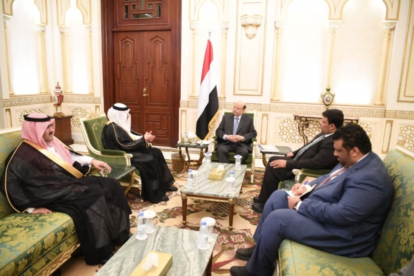 الرئيس هادي يتسلم رسالة من العاهل السعودي الملك سلمان