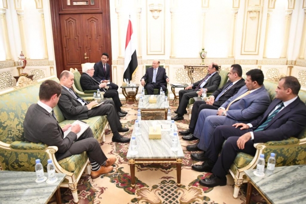 غريفيت يلتقي الرئيس هادي ويؤكد المُضي لتحقيق السلام وفق المرجعيات الثلاث 